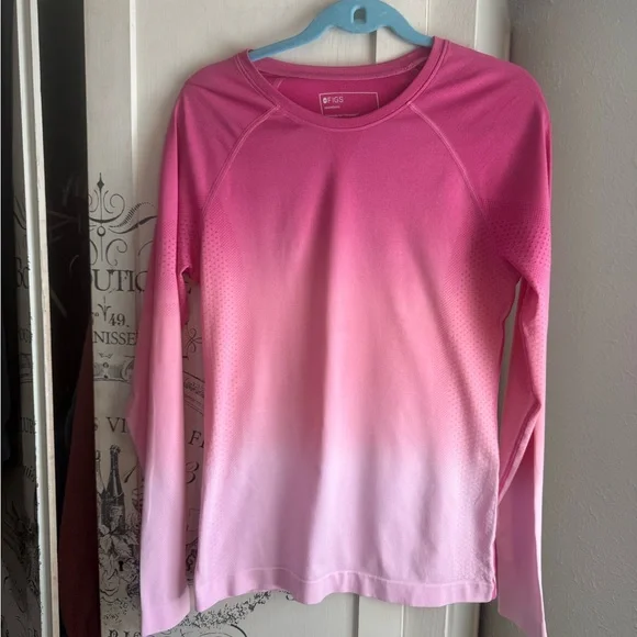 Very Gently Preowned F’ing Pink Ombré Salta Seamless Underscrub W/Tiny defect - Picture 2 of 11